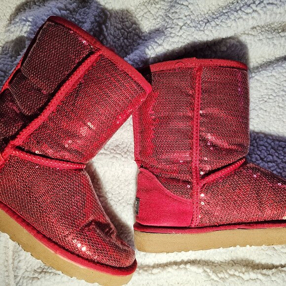 UGG Holiday Red Sequin Boots – Size 8 – Limited Edition Sparkle - Picture 12 of 15